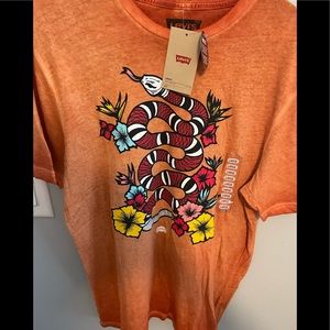 New Levi’s snake shirt- size L